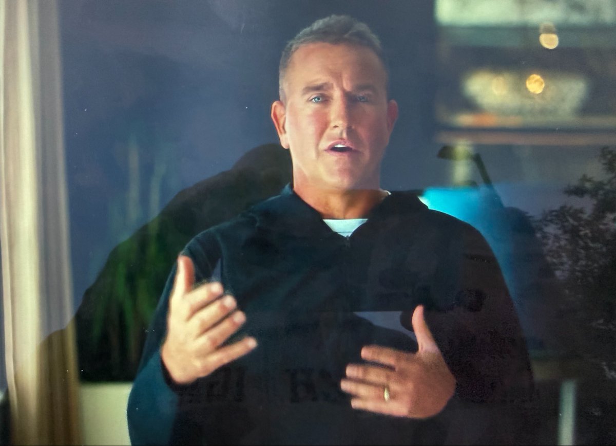 ChadFisher's tweet photo. “Hi. I’m Kirk Herbstreit. You may remember me from the game you’re watching right fucking now. Well, I’d like to tell you about my dog.” https://t.co/hICzkYfRY8