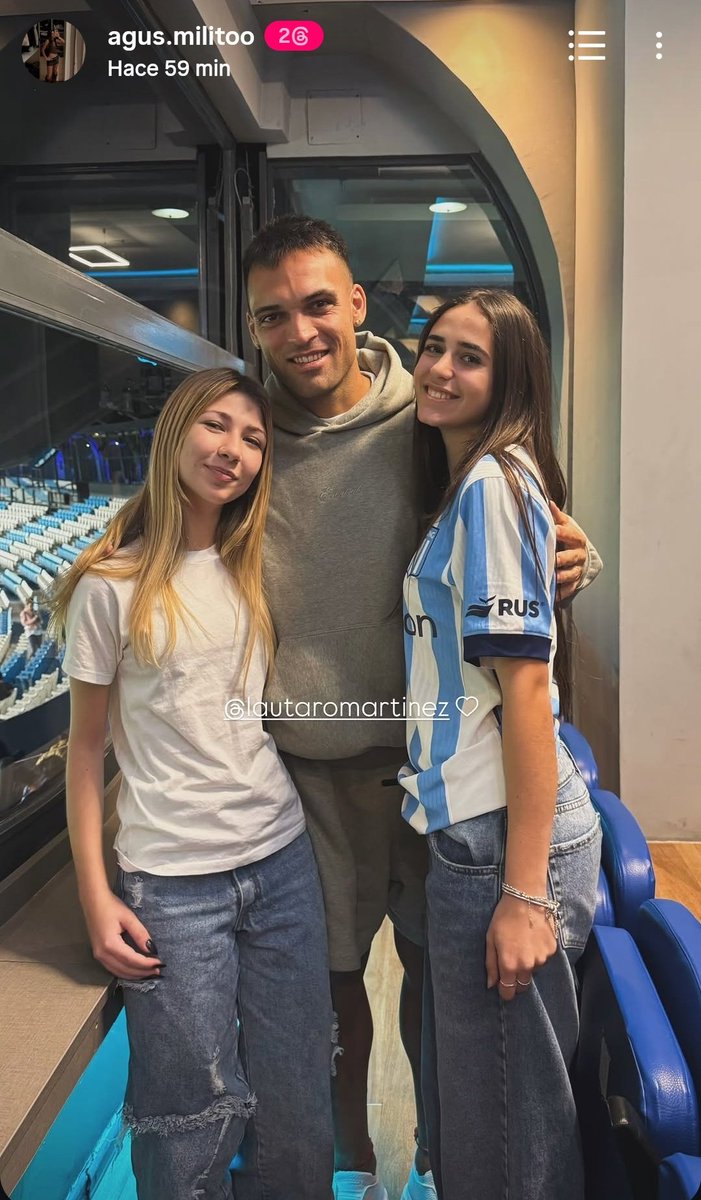 RacingRadioClub's tweet photo. 📸 FOTO CON EL TORO

Agustina Milito junto a Lautaro Martínez en el encuentro de #RACING en reserva ante Independiente. https://t.co/xs87msCHXo