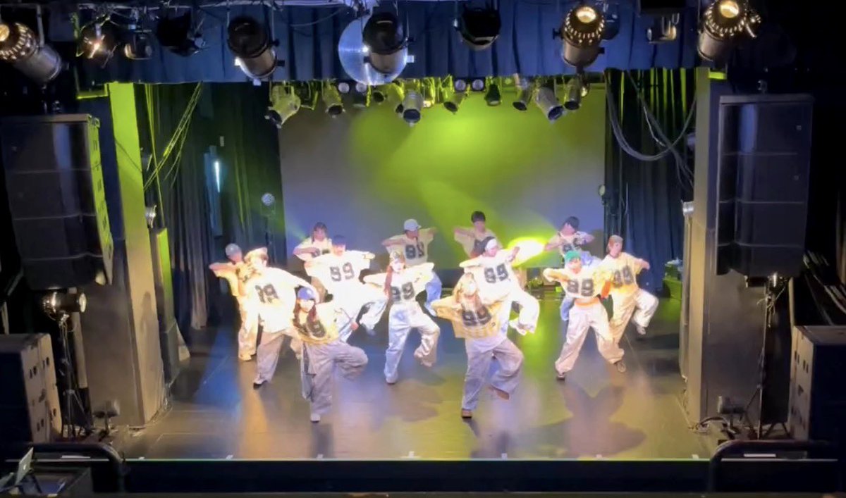 eight_tails_'s tweet photo. 推しがこの度、関西上陸すると知り、ダンスのイベント前日リハ後にライブに行ってきた❣️ 7年ぶり？！ 神の歌声は健在だった... 「尊い」という感情を久々に感じた😇 https://t.co/5mHXlyoi8h