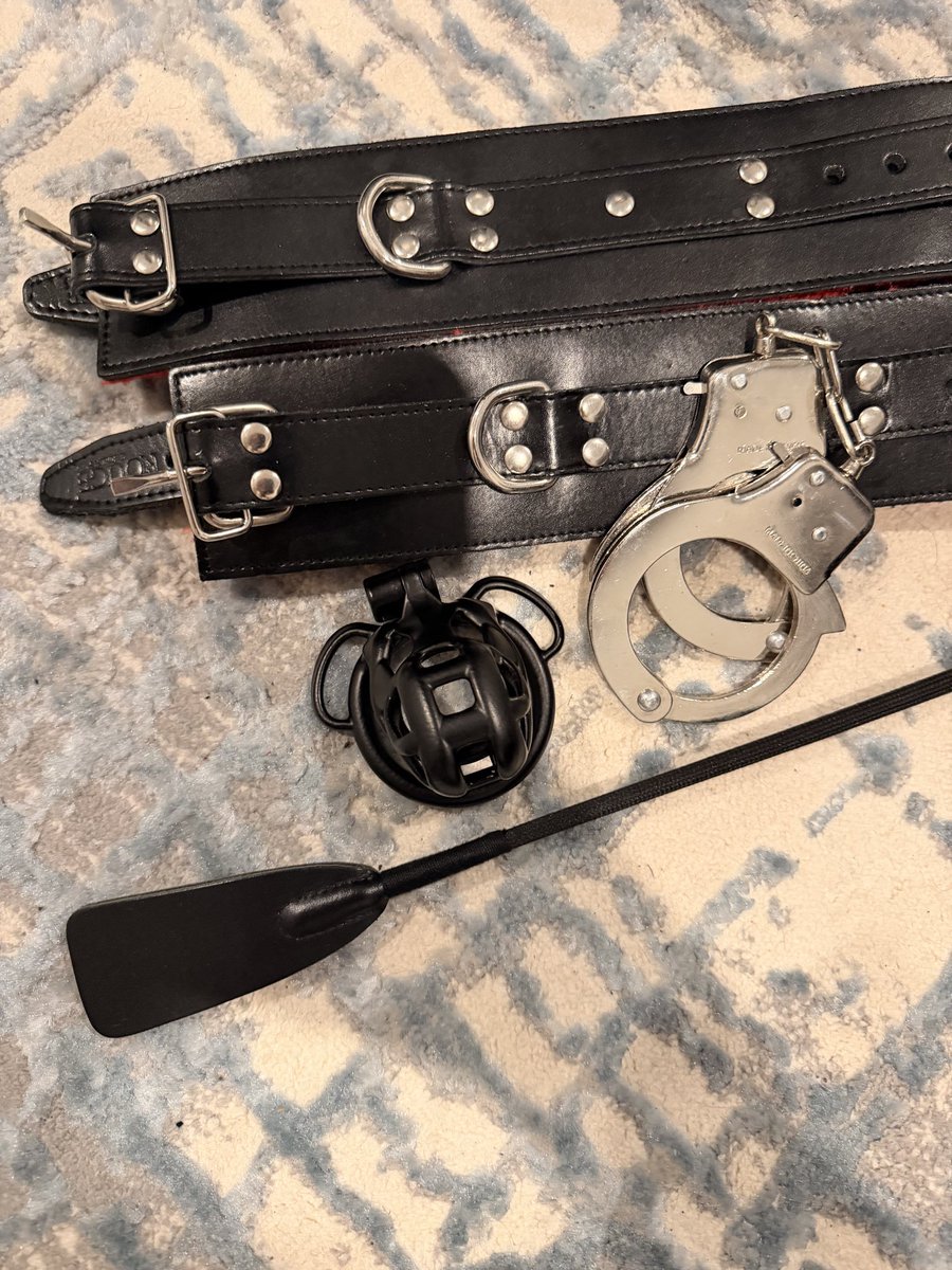 spoilarianaaa's tweet photo. I will lock your cock and make you wear thongs and caged
I will set unattended access
I will track every movement

Know your place. Your place is under my fishnet ass shaking from being controlled 🔐

#Findom #Techdom  #nsfwtwt https://t.co/lu5gwn8O29
