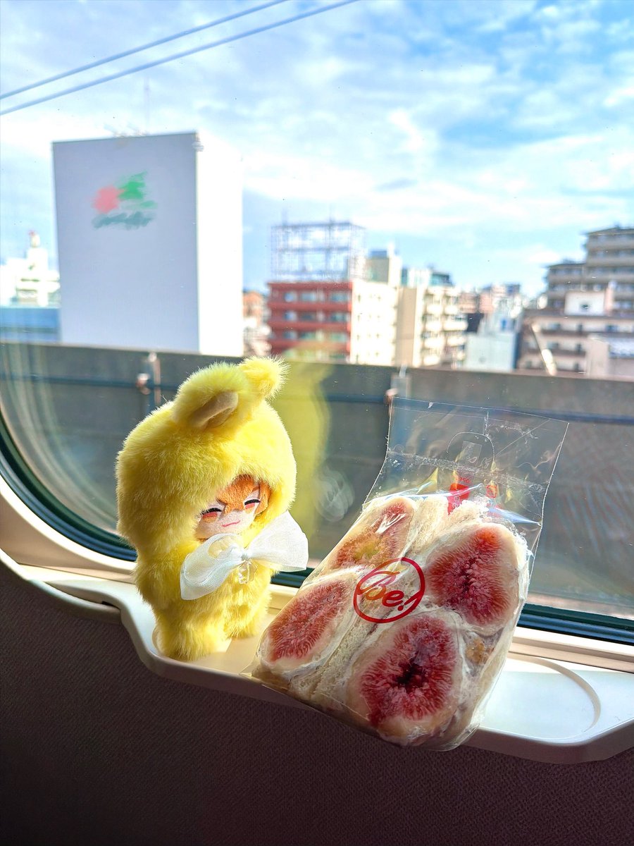 nuirso's tweet photo. あさごはんですよ、うさみさん。 https://t.co/6hNM4aBByc