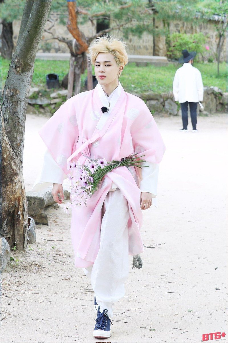 itJIMINvote's tweet photo. 🌕 행복한 한가위 보내세요 💛

사랑하는 가족, 소중한 분들과 함께 따뜻하고 풍성한 추석 연휴 보내시길 바랍니다.

둥근 보름달처럼 행복이 가득한 한가위가 되길 바라며, 지민을 사랑하는 마음과 함께 즐겁고 편안한 시간 보내세요 🥰

언제나 같은 마음으로 지민과 함께해 주시는 모든 분들께 감사드립니다.

우리 모두 지민과 함께 행복한 추석 보내요💛

WITH JIMIN TILL THE END
#JIMIN #지민