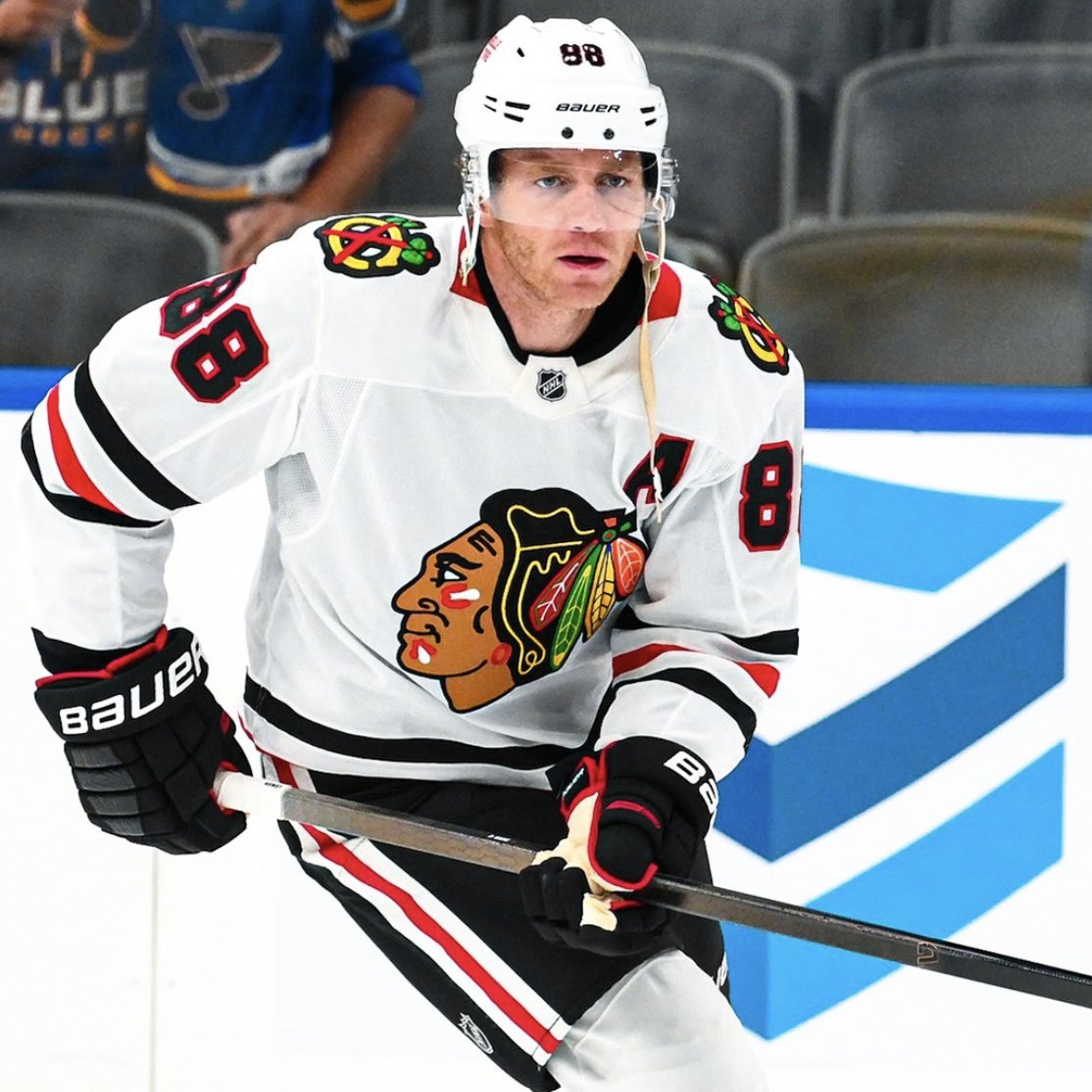 geargeekhockey's tweet photo. PRO Reserve is game official ☑️

This has to be the first time Patrick Kane has used a non-Bauer stick in his NHL career. Regular season or preseason game.

📸:@NHL | #Blackhawks https://t.co/aWjWYVnw70