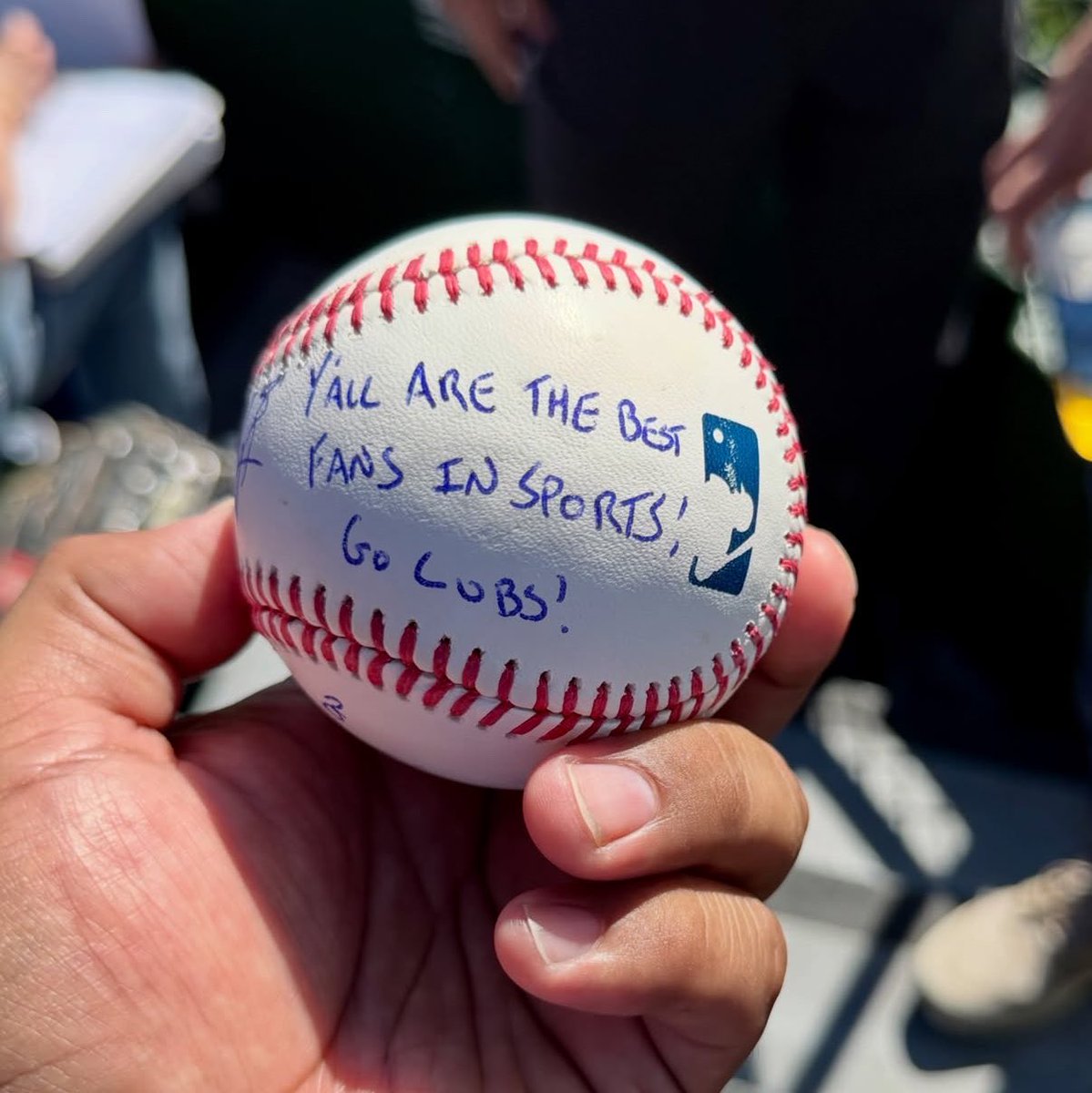 CubsZone's tweet photo. Ian Happ in his potential last home game at Wrigley tossed a ball to the bleachers with $300 cash to buy fans beers 🥹🍻

(📸: @bleacher_bums on IG) https://t.co/Ay0nvuP1hW