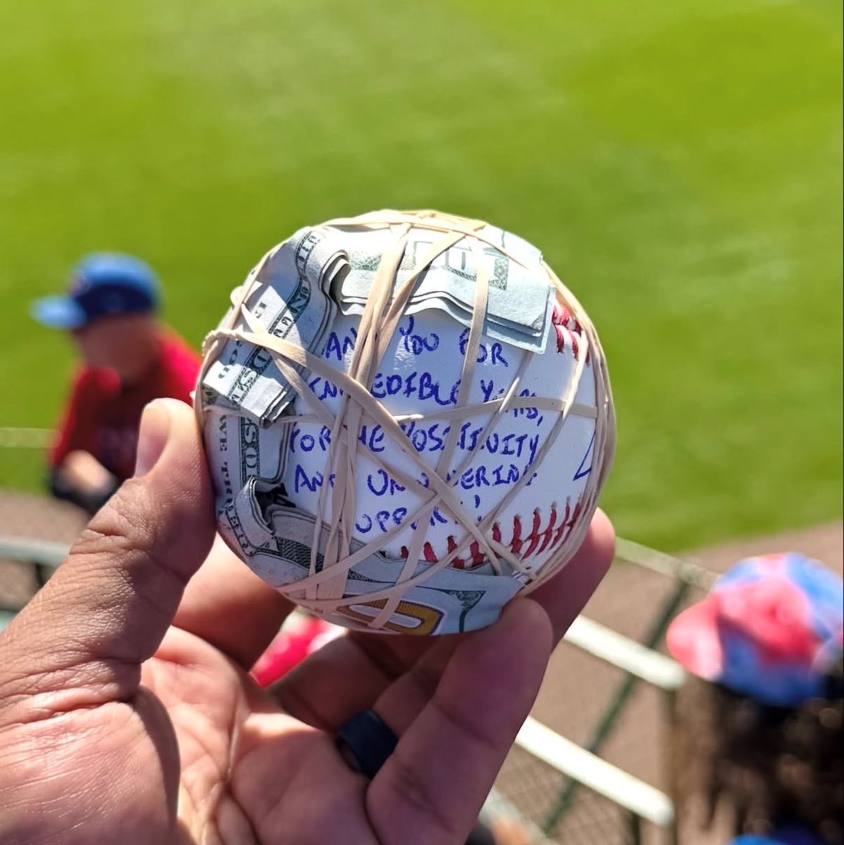 CubsZone's tweet photo. Ian Happ in his potential last home game at Wrigley tossed a ball to the bleachers with $300 cash to buy fans beers 🥹🍻

(📸: @bleacher_bums on IG) https://t.co/Ay0nvuP1hW