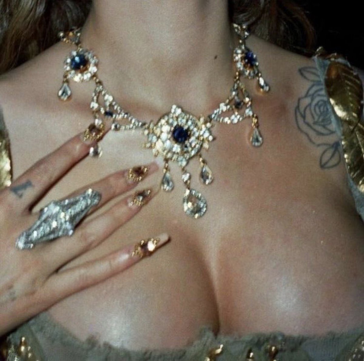lonelyisthejulz's tweet photo. every single night i pray that my tits are sitting right https://t.co/8Fs0zzYWbl