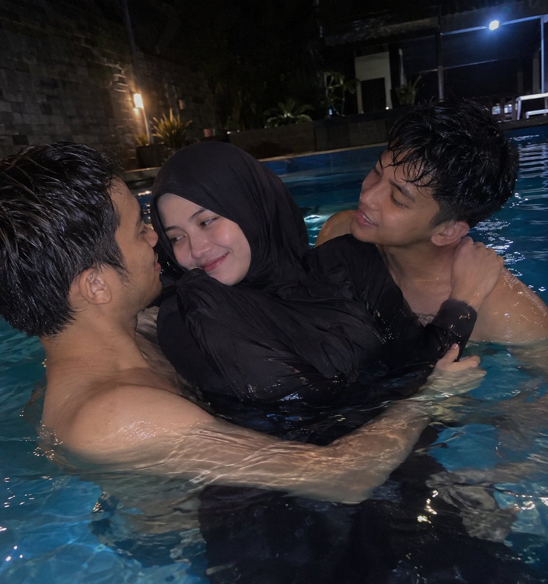 yoursbay_'s tweet photo. Hai, aku F29 binor yg hbnya cukcold. Aku lagi cari partner yg bisa diajak main bobo bareng, boleh baper dikit. 
Tytydnya gamau panjang, maunya tebel aja biar enak pegangnya 👌
Tinggi min 165+ umur 33+ 
Tinggalin jejak ya, kalo kamu pede sama diri kamu, nanti aku dm 💋 https://t.co/vSSyK5lGgU