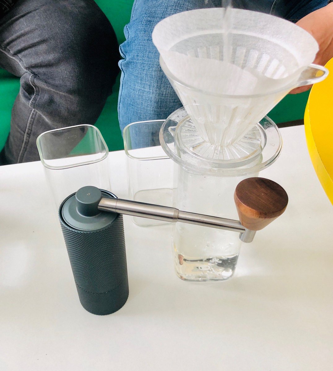 ska042211's tweet photo. Make your morning brew perfect with this handy bottle, sieve u0026 sturdy mount for easy, no-mess brewing! https://t.co/qDUlPcsNl2