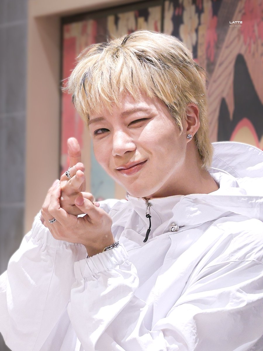 LATTE_0708's tweet photo. 260827 

루크시~🎉

#DIGNITY #디그니티 #LUKE #루크 
#HAPPY_LUKE_DAY https://t.co/IsYdOf2CMk