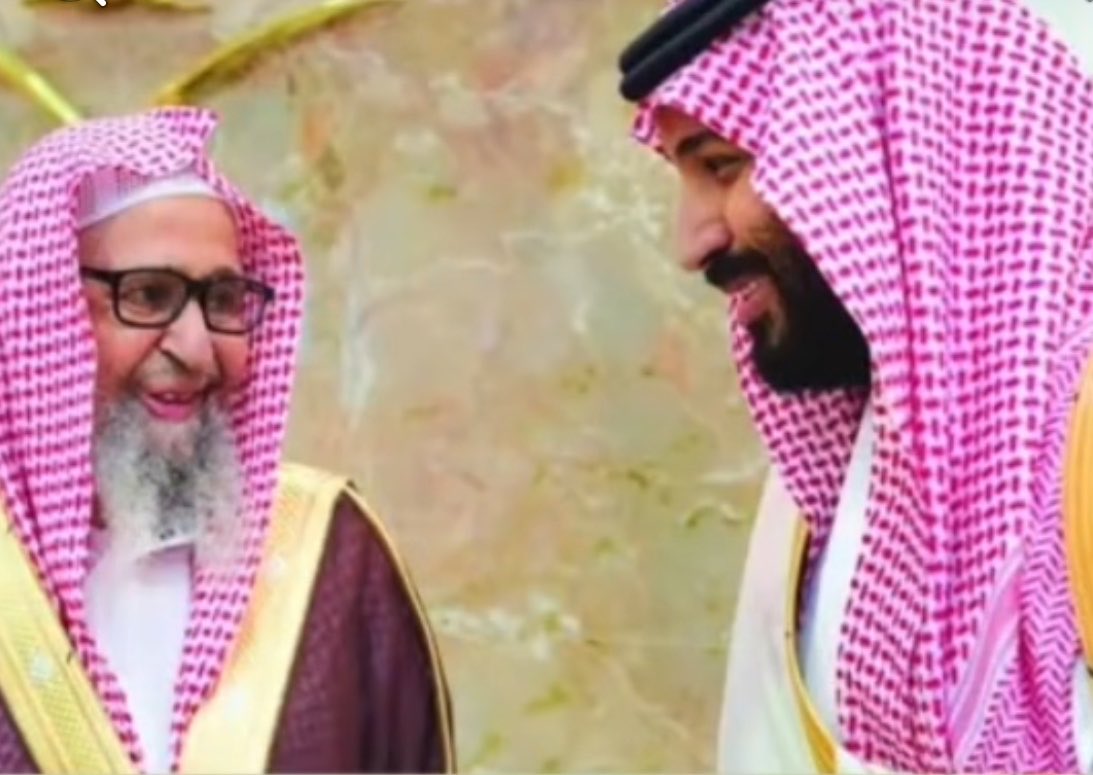 Adelalhasanii's tweet photo. حين تصمت الفتوى أمام دماء غـ ،،ـ زة وتتحدث عند أرامكو !

كتبه/ #عادل_الحسني 
2026/9/25

لن يكون لفتوى الشيخ صالح الفوزان مفتي #السعودية 
أي تأثير في العالم العربي والإسلامي.

لماذا؟

لأن العالم الإسلامي كان ينتظر منكم موقفًا يوم وقعت واحدة من أبشع مآسي هذا العصر في غـ ،،زة؛ يوم دُكّـ ـ ت البيوت فوق
 أطفـ ـ الها ونسائها وشيوخها، وقُصـ فت المساجد، وسالت 
الدمـ ـ اء على مرأى ومسمع من العالم كله.

يومها تكلم الجميع.

خرج الملايين في شوارع العالم، حتى في الدول غير المسلمة، يضغطون على حكوماتهم لوقف المجازر.

تكلم لاعبو كرة القدم، والفنانون، والشعراء، والمثقفون، والعلمانيون، والإسلاميون، والعرب والعجم.

ولم نكن ننتظر منكم أن تتخذوا موقفًا كموقف صنعاء الذي شهد به خيرة أجنـ ـ اد الأرض بل وشهدت لهم به الأمة المسلمة من شرقها إلى غربها بل حتى أحرار العالم شهدوا لهذا الموقف العظيم ،
ولم يكن أحد يريدكم أن تدفعوا الثمن الذي دفعه غيركم؛ فنحن نعرف أن ذلك بعيد عنكم بُعد المشرقين.

لكن ما لم يكن يتوقعه أحد أن تمر أمام أعينكم كل تلك الدماء، وكل تلك المشاهد التي حرّكت حتى قلوب البعيدين عن الإسلام، ثم يكون موقفكم:

صمت يا شيخ صالح كصمت القبور!!!

بل إن من يرفع شال فلـ ـ سطين فقط في بلادكم يتم اعتقاله، وحين تحدث الشيخ عبدالله الأهدل بكلمات يسيرة دعا فيها الحكام إلى نصرة غـ ـ ،،زة ، تم اختـ ـ طافه
 من الأمن #السعودي وهو في طريقه إلى المسجد الحرام، ولا يزال مصيره مجهولًا!

ثم اليوم، وبعد أن وصلت الصواريخ إلى #أرامكو وتعرضت المصالح #السعودية للقصف، تُستحضر لغة الدين والجهاد، وتصدر الفتاوى!

لا إله إلا الله.

كم قرأنا في كتب التاريخ عن علماء السلطان، وعن توظيف الدين لخدمة السياسة،

لكن المؤلم أن يرى العالم أمةً من المسلمين تُبـ ـ اد أمام عينيه فلا يسمع صوتًا، ثم ما إن تُمس منشآت النفط أو السفن حتى ترتفع المنابر باسم الدين والجهـ ـ اد .

وهنا يأتي السؤال الذي لا مهرب منه

هل كانت دمـ ـ اء أطفال غـ ،، زة ونسائها وشيوخها
أقل حرمة من منشآت أرامكو؟

وهل كان الصهـ ـ انة الذين صمتّم عن جرائمهم أقرب إلى 
الإسلام ممن تدعون اليوم إلى قتـ ـ ـ الهم ؟

دين الله أعظم من أن يتحول إلى فتوى تُستدعى عند حاجة السلطان، ثم تُطوى حين تكون دماء المسلمين هي التي تُراق.

اللهم إنا نبرأ إليك من كل من جعل دينك مطيةً للسياسة، 
وسكت عن دمـ ـ اء المسلمين، ثم تكلم حين مُسّت مصالح الحكام .

#عادل_الحسني