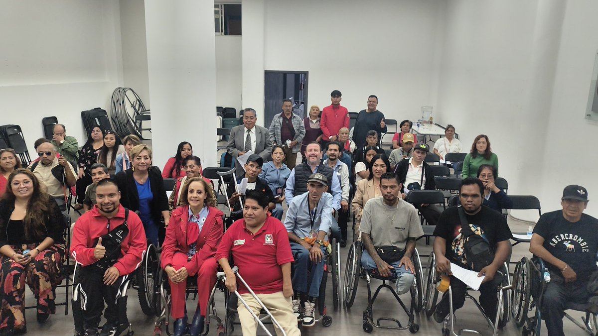 FColosioCDMX's tweet photo. Presentes en el Foro de “Consulta para la Conformación de la Plataforma Electoral 2027-2030 para Personas con Discapacidad”, organizado por la Secretaría de Atención a Personas con Discapacidad del @PRICDMX_. 

Escuchar, participar y proponer también es construir el futuro. 🤝♿️ https://t.co/HxppHEfxET