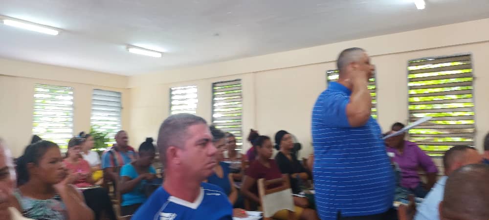 YamileRamosCord's tweet photo. El municipio #LosPalacios es alto productor de arroz y tiene potencialidades para continuar creciendo en áreas y rendimientos, así lo evaluamos hoy en el Pleno del Comité Municipal del @PartidoPCC #PinardelRío https://t.co/lGdem0SBh9