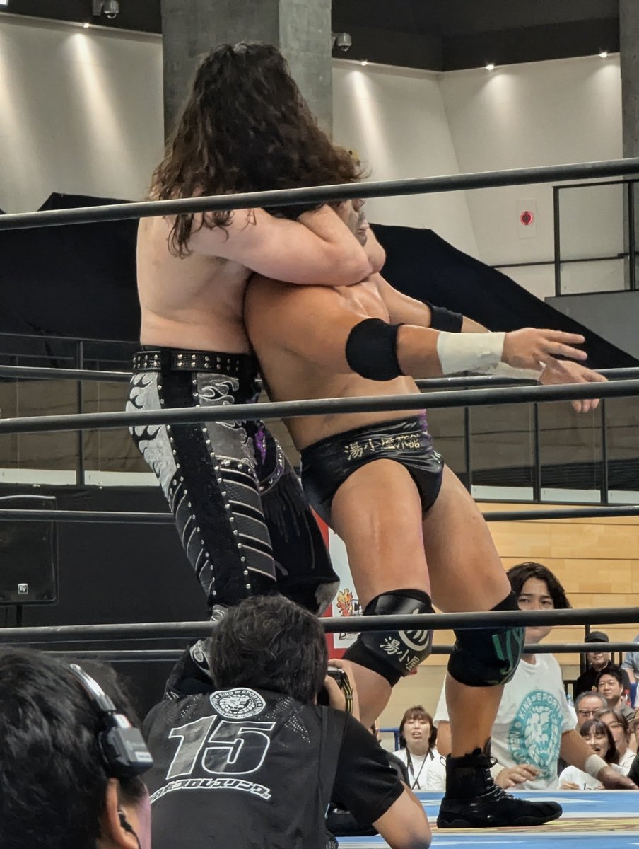 dir_en_sato3104's tweet photo. また席ぐちゃぐちゃW
#njdest
#njpw
#YutoIce
#HENARE
#OSKAR https://t.co/ililkGKomX
