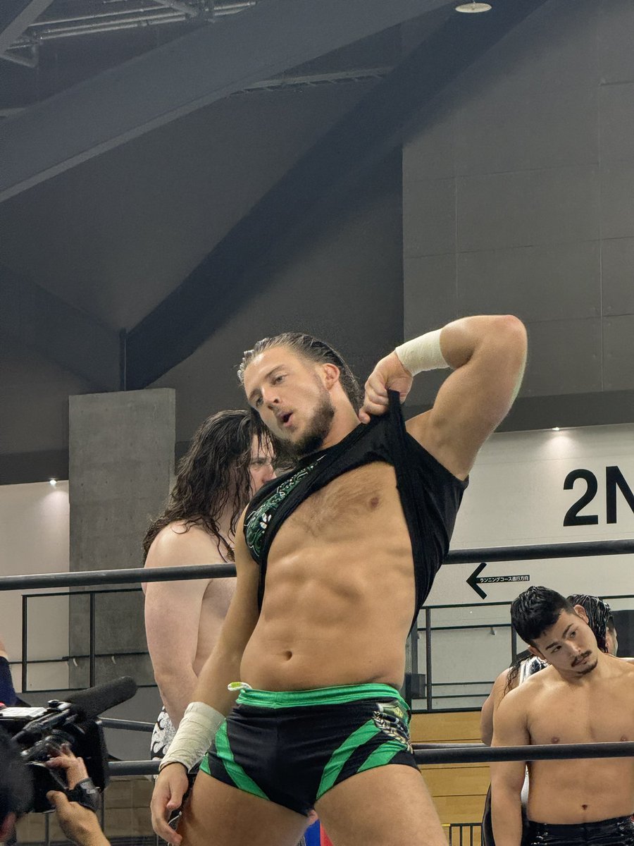 msn100delta's tweet photo. 2026.9.23新日本プロレス札幌大会
入場後、なんかブツブツい居ながらウロウロしていたゼインくんでした😏
#ZaneJay
#njpw
#njdest https://t.co/oeYw5nnntX