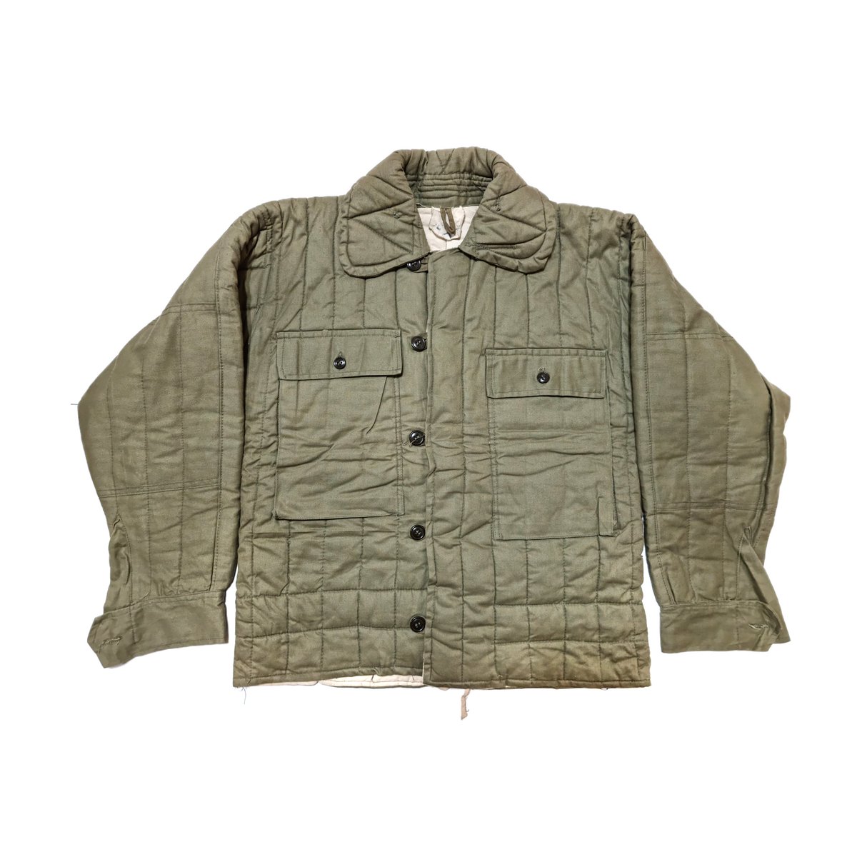 laison0704's tweet photo. @ElsonCollection 그렇군요. 제가 1948년형 군복 진품에 관심이 많아서 문의드렸습니다. 답변해 주셔서 감사합니다.

참고로 저 역시 이와 가까운 시기인 1950~1953년의 군복과 장구류를 수집하고 있습니다. 첨부한 사진은 제가 소장하고 있는 당시 한국 육군의 국산 작업복과 방한복, 야전배낭입니다. https://t.co/cDtLgabY6C