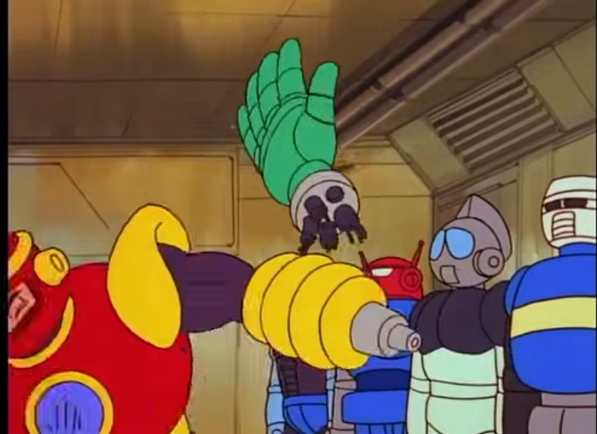 Dustcrusher030's tweet photo. Ring man getting beaten by a floating hand, you got to be kidding me. https://t.co/Khms2tNi6P
