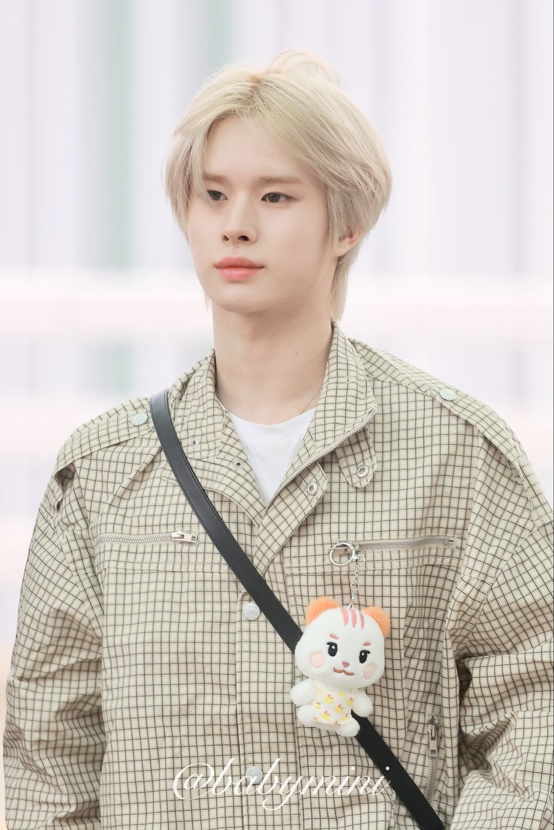 babymini1002's tweet photo. 260925 경민이도 햄탱이랑 같이 🐹
#TWS #투어스 #경민 #KYUNGMIN  #ギョンミン https://t.co/2Tj1DNmZxN