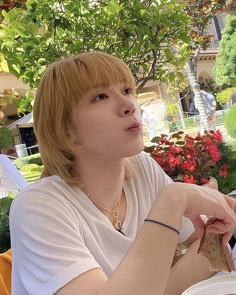 notyourkchi's tweet photo. : มึงถ่ายกุทำไมนักหนาเนี่ย
: เออน่า ตลกดี https://t.co/Pw13zfNmND