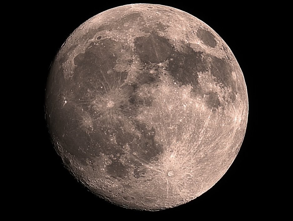 Daniel_Harbin's tweet photo. Tonight’s waxing gibbous moon! 96% illuminated. #alabamaweathernetwork #alwx #valleywx #HUNwx @spann @BenSmith_WHNT @weswyattweather @simpsonWVTM13 @AriWeather @monsoonchaser @DrewMcCombs @wxhistorian @Sadiemorristv @AlabamaWXNet @WEATHERmanBURKE @DanielleDozier @jeffcastlewx https://t.co/9WRiC3cTso