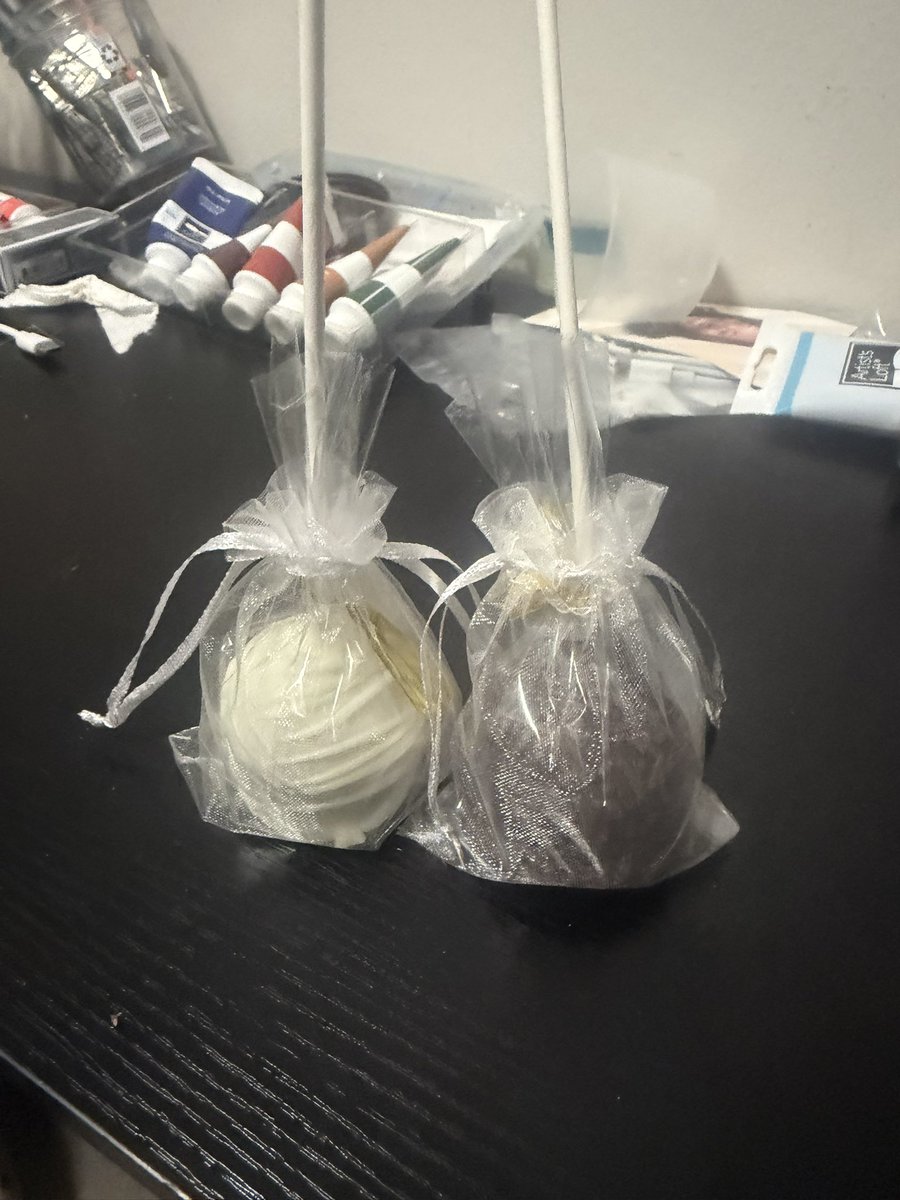 imaginegro's tweet photo. Why I lowkey nibbled https://t.co/l1TYBRiGNS