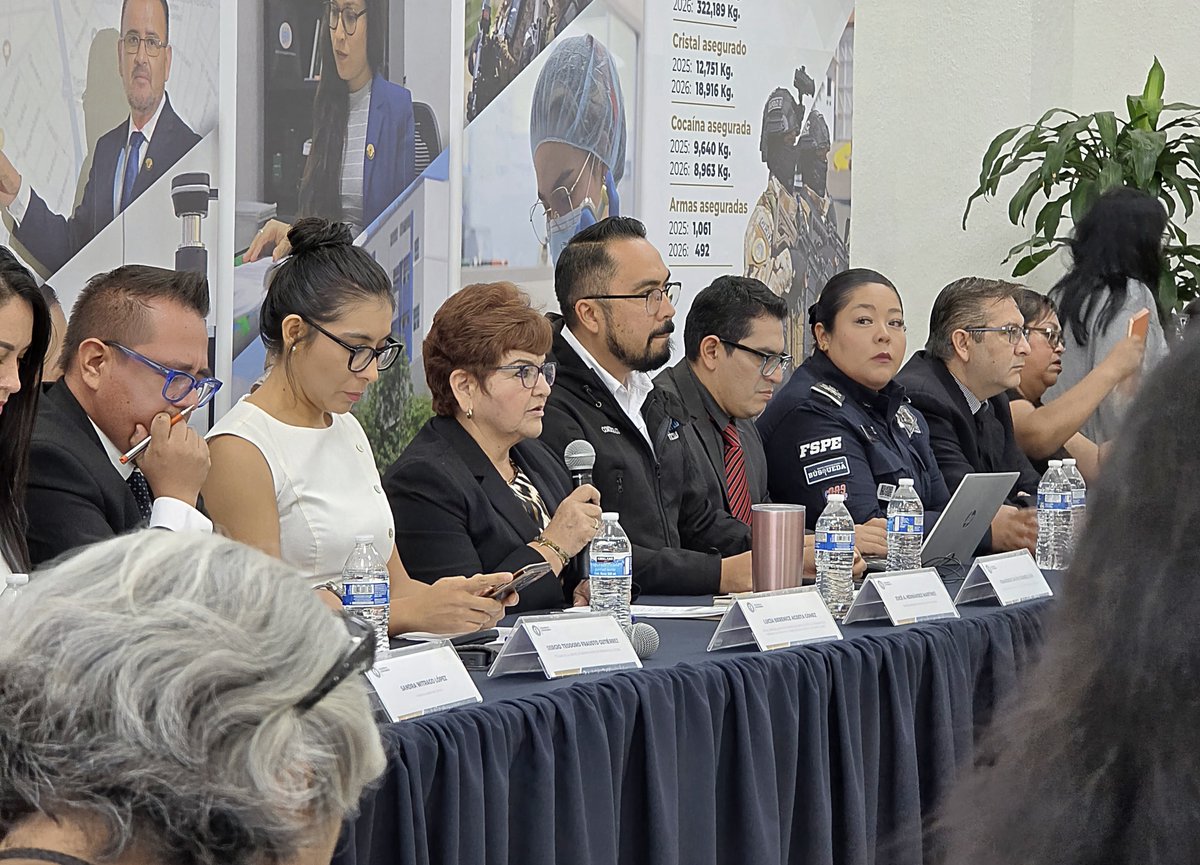 fjjuarezl's tweet photo. Escuchar también es atender. 🤲

Participamos en la mesa de trabajo especializada de análisis de sitios de hallazgo que realizó la @FGEGUANAJUATO  con las familias buscadoras. 

Seguiremos sumando esfuerzos y acompañándoles en cada paso de este camino.
#GobiernoDeLaGente https://t.co/shjTSGnvTl