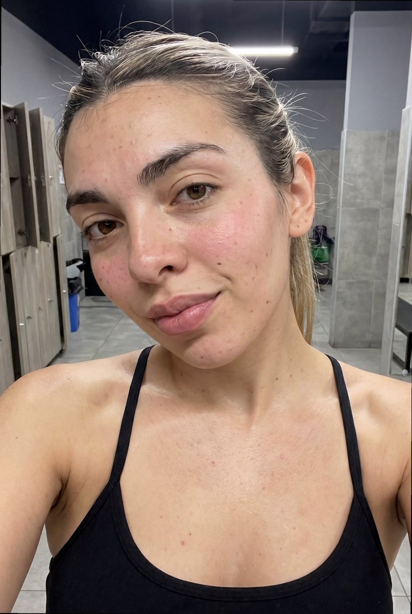sofi_h29's tweet photo. tbh Don't swipe up in public lol https://t.co/yc5HXZPIFR