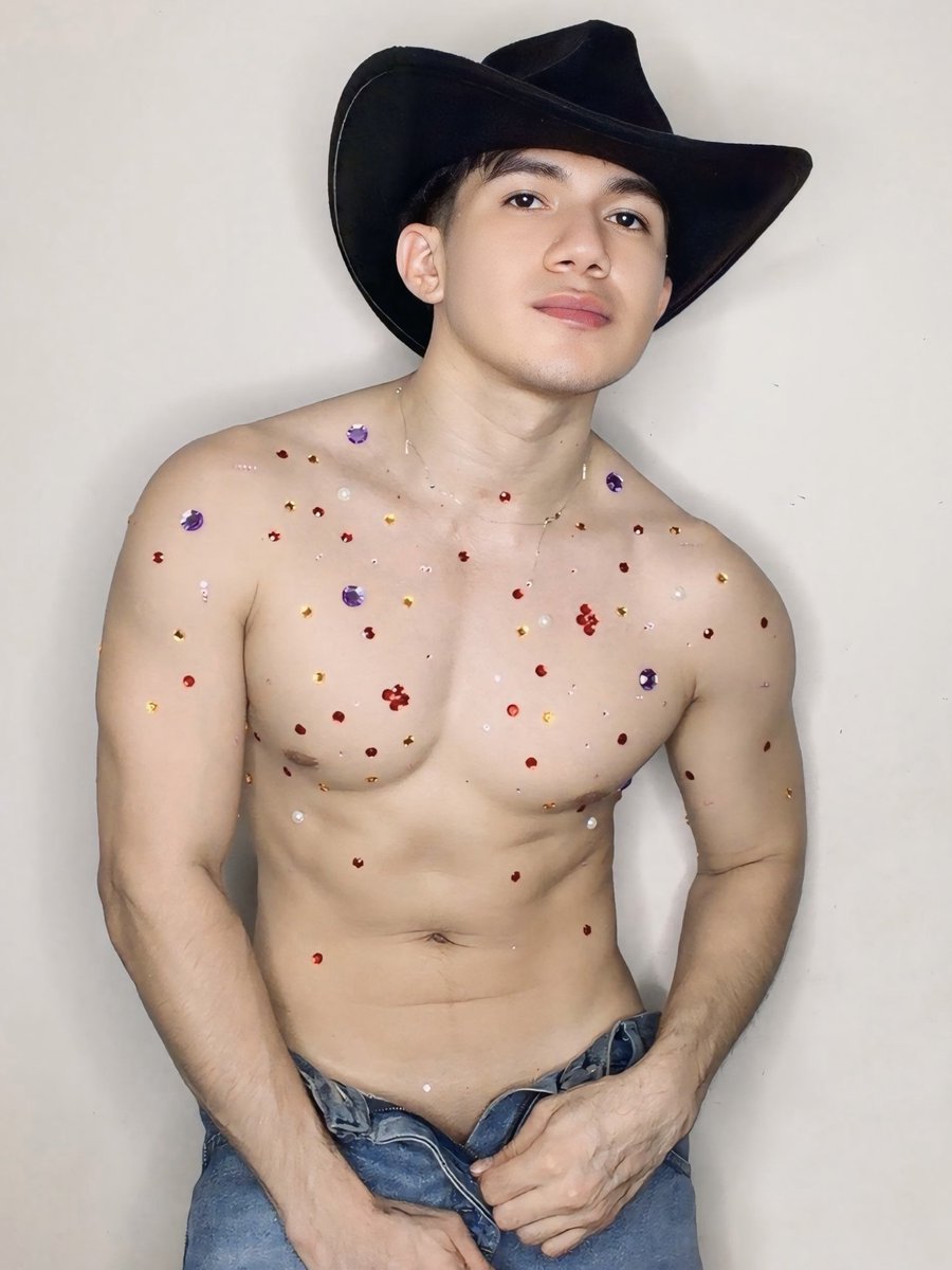 kenneth_turcios's tweet photo. Feed your fantasy 🔥✨ https://t.co/JOWhVwPcgI