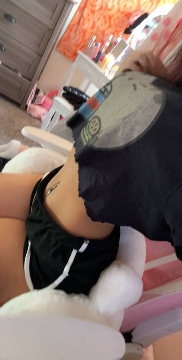 iiAang4l's tweet photo. might delete later, just want something to post 🖤 https://t.co/w05gAaNydF