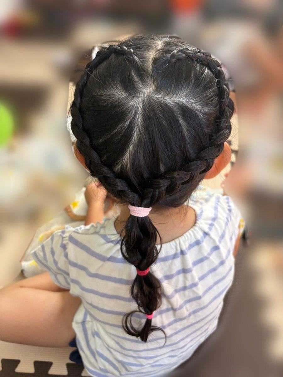 maruko_inoue's tweet photo. ノリでハートヘアやってみたけど意外と出来たかも
子どものヘアアレ楽しい〜🫶 https://t.co/Ae6Ar1FFG5