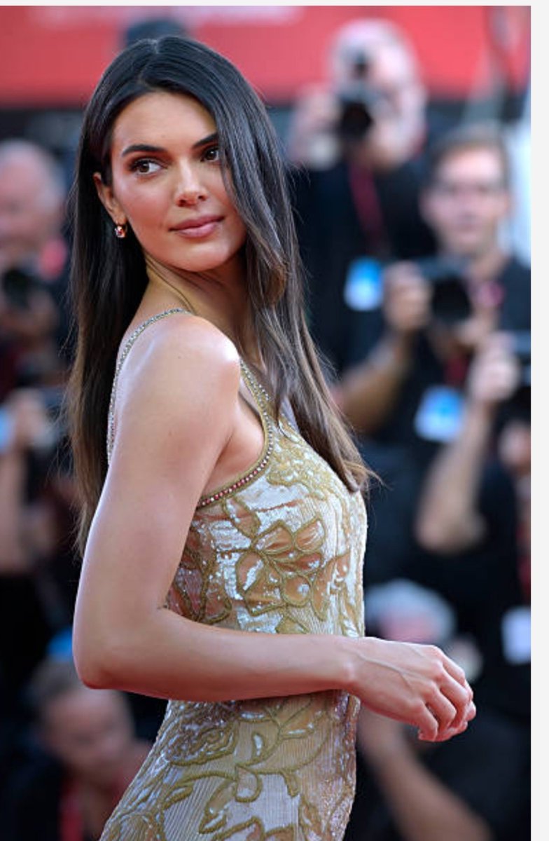 rm_chuck26107's tweet photo. Kendall Jenner https://t.co/gL1M7ePGJR