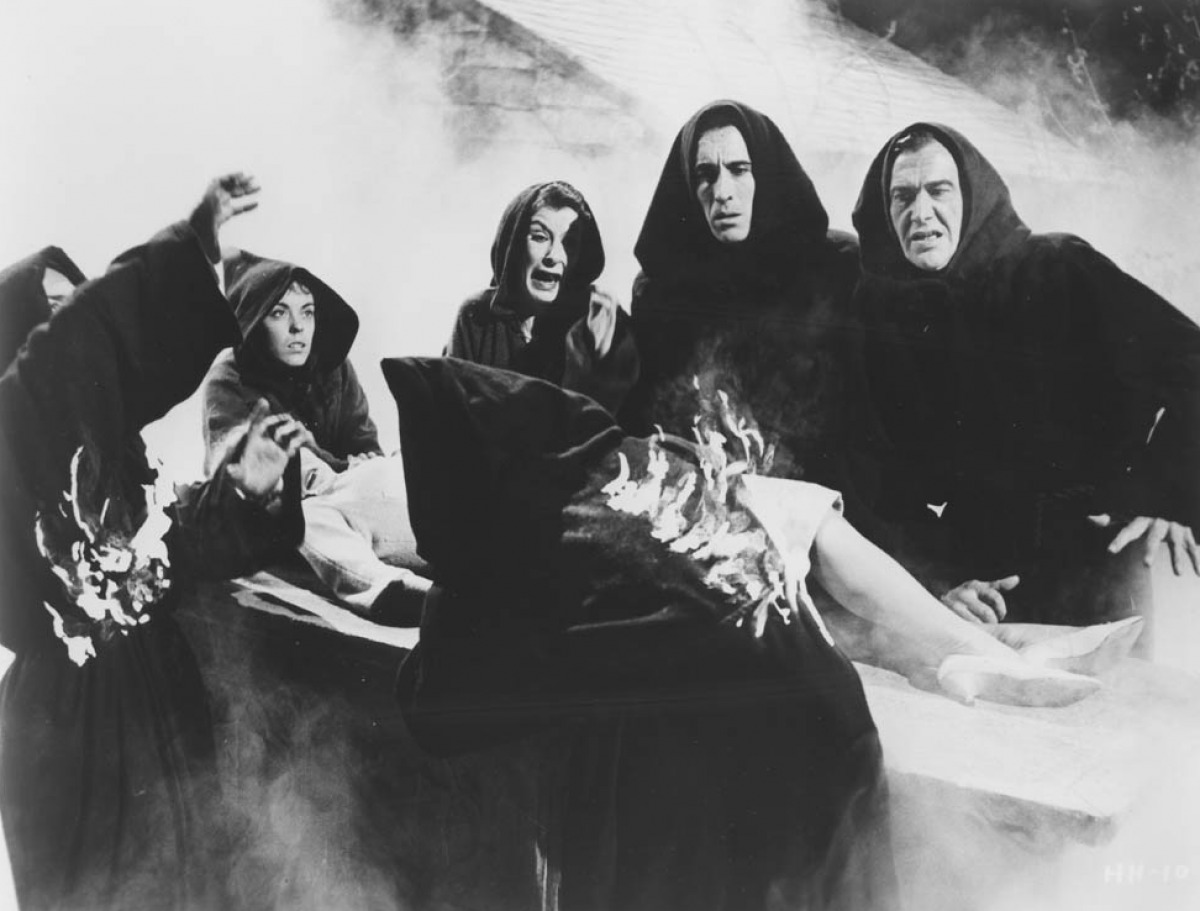 FensTheSpook's tweet photo. Watching "Horror Hotel" aka "City of the Dead" 1960 

An underappreciated gem about witchcraft and generational evil. Staring Christopher Lee, Patricia Jessel, &amp; the lovely Venetia Stevenson!

If you're gonna scream...scream with me! 
🎃 👻 https://t.co/Jh2Ci5zCkp