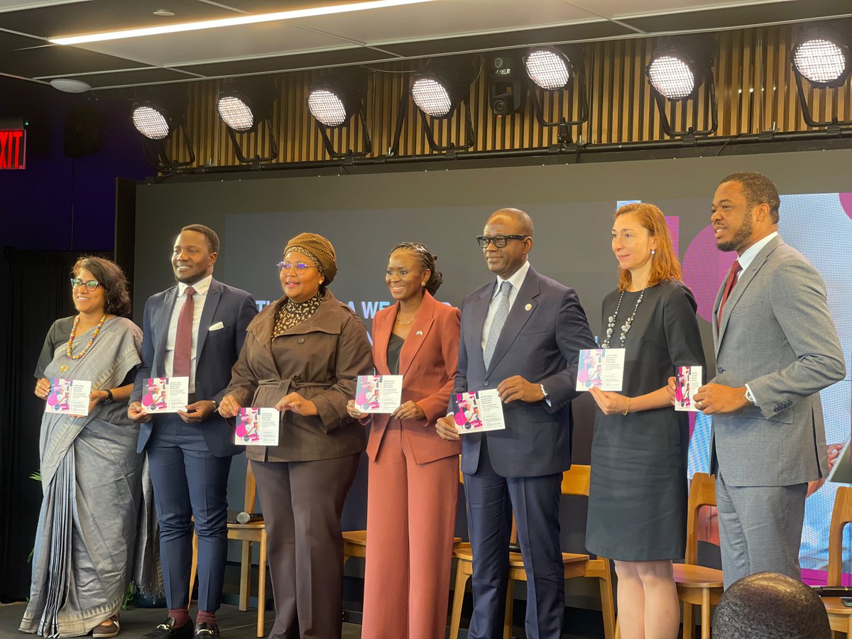 UNDPAfrica's tweet photo. Country-owned solutions, investment &amp; partnerships can deliver digital services and opportunities at scale.

At #UNGA81, @jmartyns of @UNDP joined African leaders &amp; partners to discuss how Digital Public Infrastructure can accelerate Africa’s digital transformation.

#DPI https://t.co/Ji6q2xlNiy