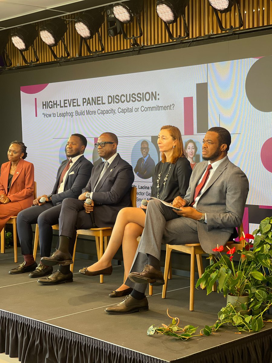 UNDPAfrica's tweet photo. Country-owned solutions, investment &amp; partnerships can deliver digital services and opportunities at scale.

At #UNGA81, @jmartyns of @UNDP joined African leaders &amp; partners to discuss how Digital Public Infrastructure can accelerate Africa’s digital transformation.

#DPI https://t.co/Ji6q2xlNiy
