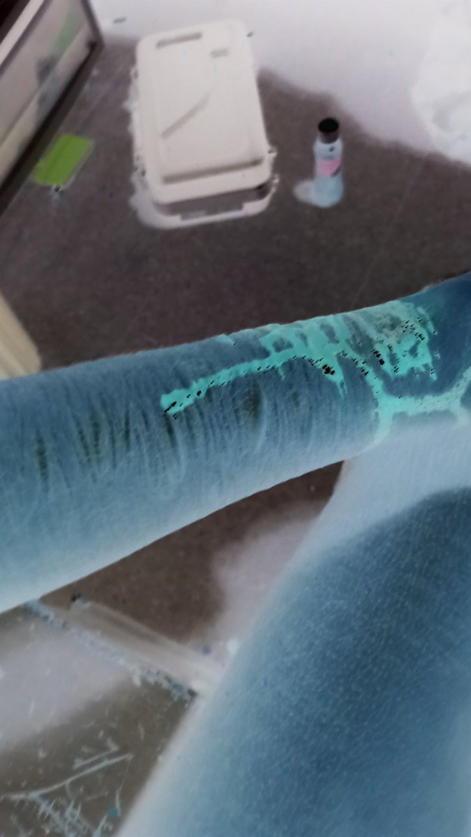Iluv_mox's tweet photo. How TF do you get wide Styros with a shaving blade my mom made me throw away all my pencil sharpener blades so now I have to use my shaving blades #sh https://t.co/yZurpuqfjG