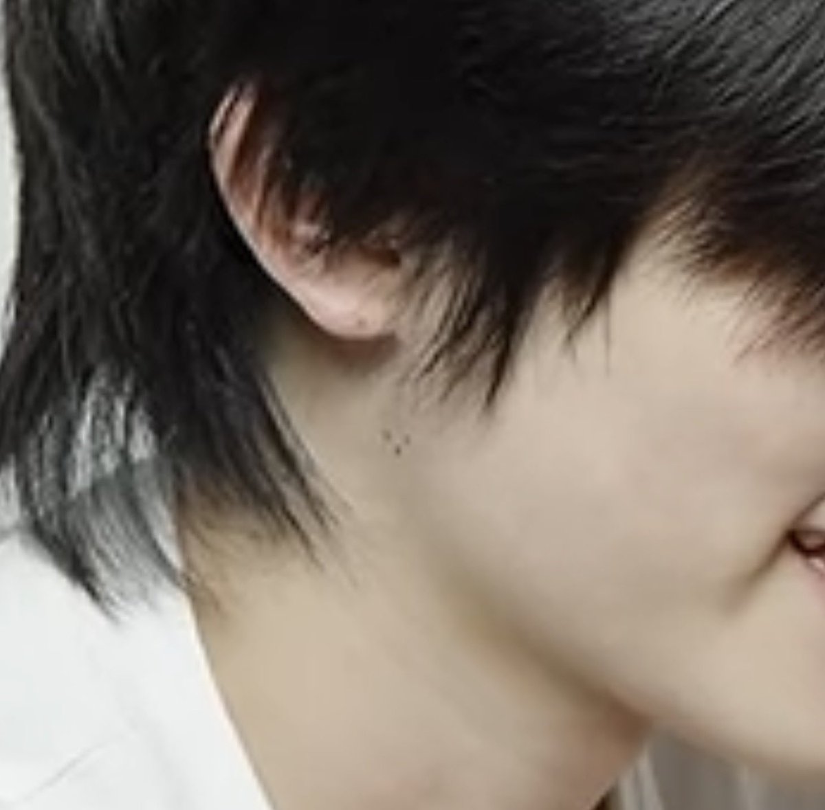 summerson1c_2's tweet photo. น้องเอเอมีขี้แมลงวันตรงข้างแก้มด้วยรึ น่ารักชะมุด

#AAashirakron https://t.co/woHWJY3ddY