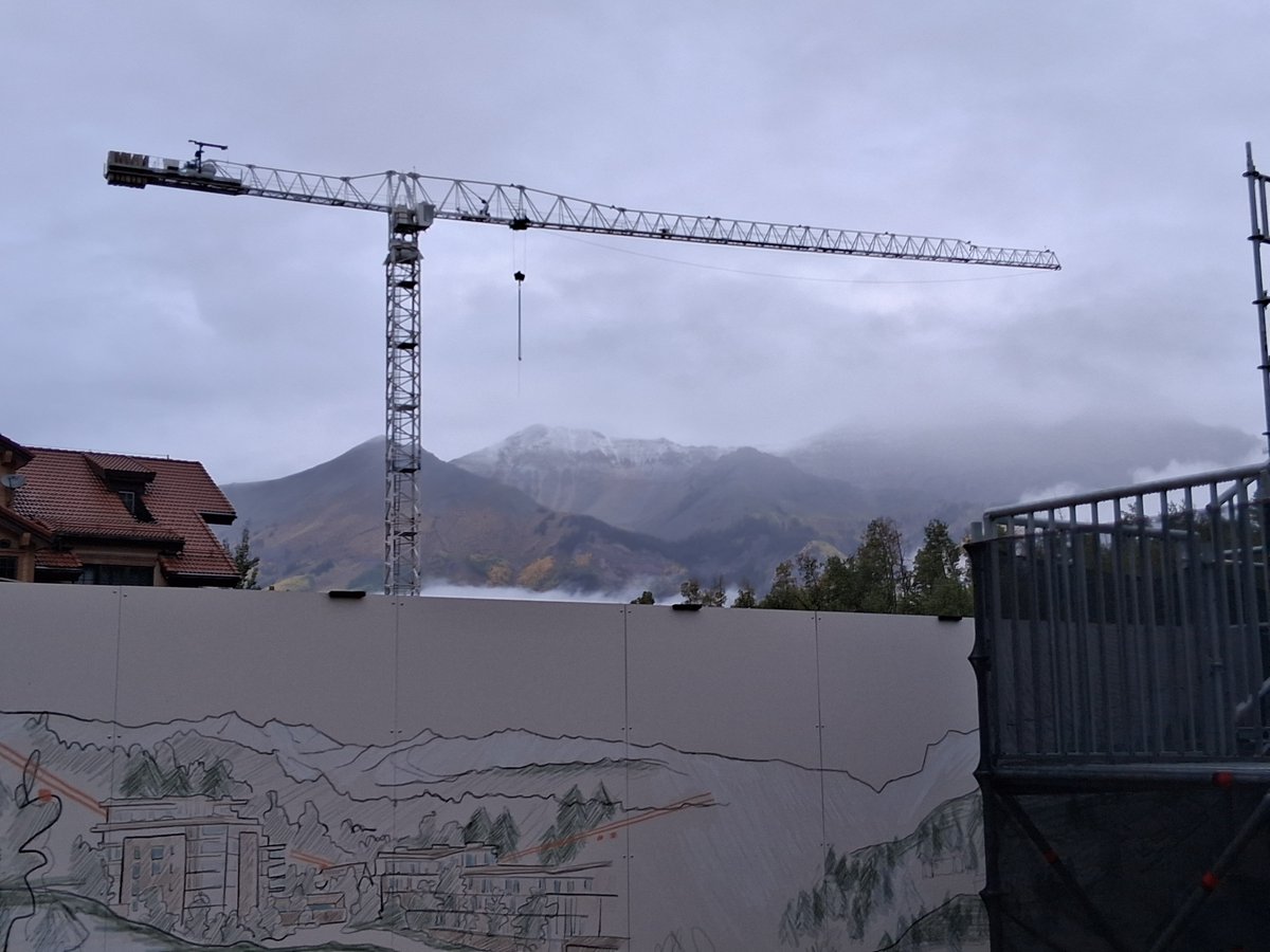 Jevtich1's tweet photo. 6:15p and looks to be #snow >12,200 ft #SanJuans #Tellyride #Telluride #news now since 3p today. #SnowPatrol @Colorado @KylieBearseWX @VisitTelluride #4Seasons going in! https://t.co/8hrCuLcZxX
