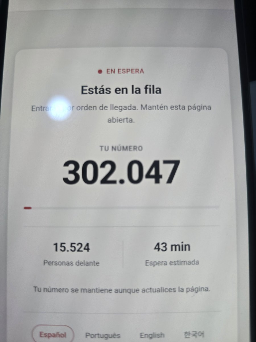 iyoonthv's tweet photo. MALDITAS ARMYS DE MIERDA, LAS ODIO 😭 https://t.co/Qz2fswpTZA