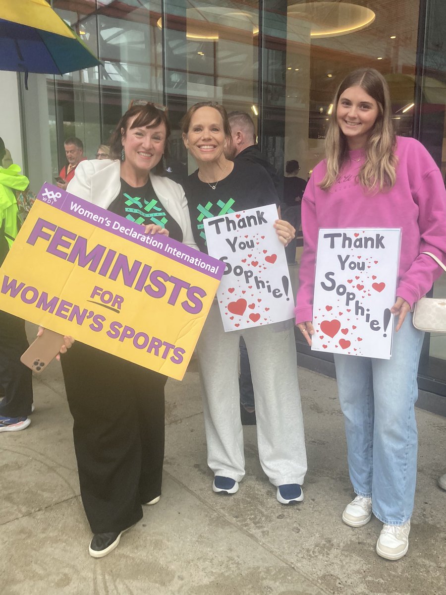 WDI_USA's tweet photo. Minneapolis rally before Indians Fever game. Go women! https://t.co/CVUVuCV1ZC