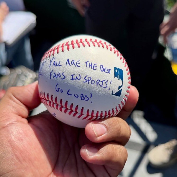 Punchoutpitch's tweet photo. Ian Happ put $300 on a baseball and threw it to the Wrigley bleacher creatures to grab some beers in what could be his final games as a member of the Cubs https://t.co/x3i1f4bISu