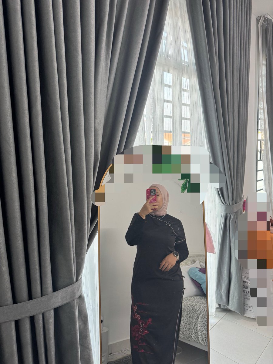 bblossom_lurve's tweet photo. with cheongsam or without ? https://t.co/BgJKx2XlVT