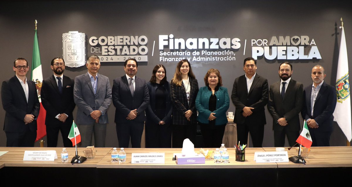 SPFAGobPue's tweet photo. Bajo el liderazgo de nuestra titular, la Mtra. @DanielaSPFA , los subsecretarios Juan Carlos Valdez Zayas de Egresos; @C_CastellanosG de Ingresos; y Ángel Pérez Portada de Administración, dieron la bienvenida a Natalia Etienne Lambreton e Isabel Dávila, integrantes del equipo de Fitch Ratings. 🤝📊

Como parte de esta visita, se sostendrán mesas de trabajo para compartir información financiera clara, actualizada y verificable, como parte del seguimiento permanente con calificadoras internacionales y de la certeza crediticia de las finanzas públicas de nuestro estado. 💼📈

#PorAmorAPuebla #TransformarEnGrande