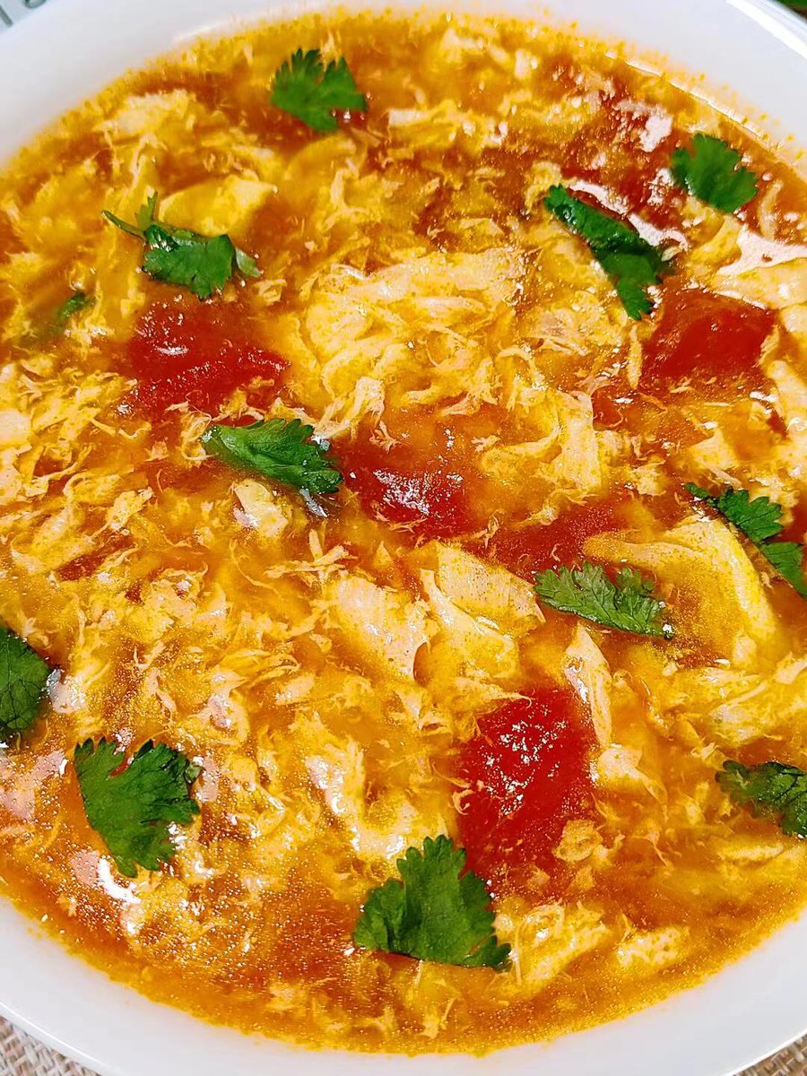 ymj10125's tweet photo. [A delicious bowl of hot tomato egg soup needs no fence to block u0026 intercept its warm vibe!] https://t.co/0GMBmrj9Ly