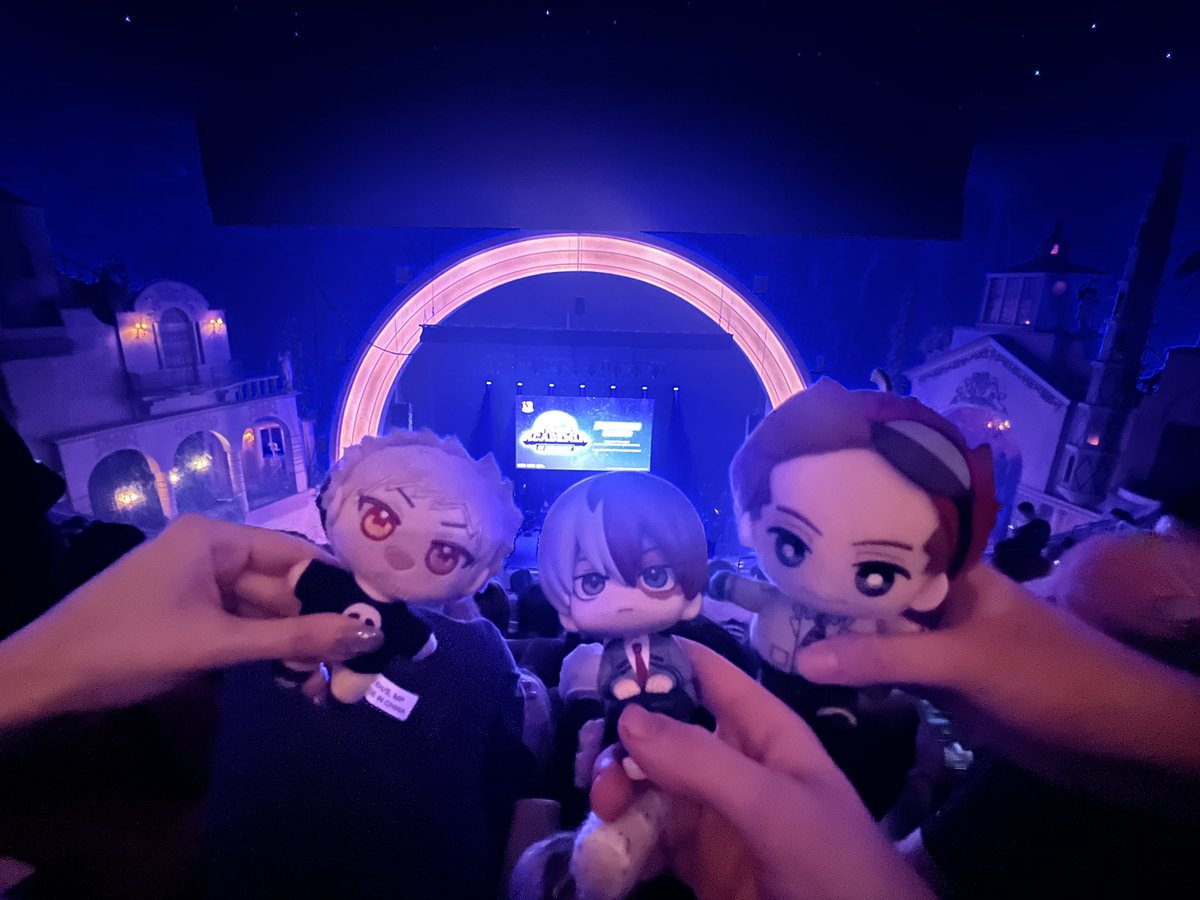 _meisaki_'s tweet photo. mha concert was BEAUTIFUL ❤️‍🩹❤️‍🩹❤️‍🩹 to get to re-live this amazing series again with a live band and orchestra, the crowd cheering and screaming our hearts out, crying unavoidably… definitely something worth experiencing if you love mha as much as i do (´◡`) https://t.co/7DjUJotdz5