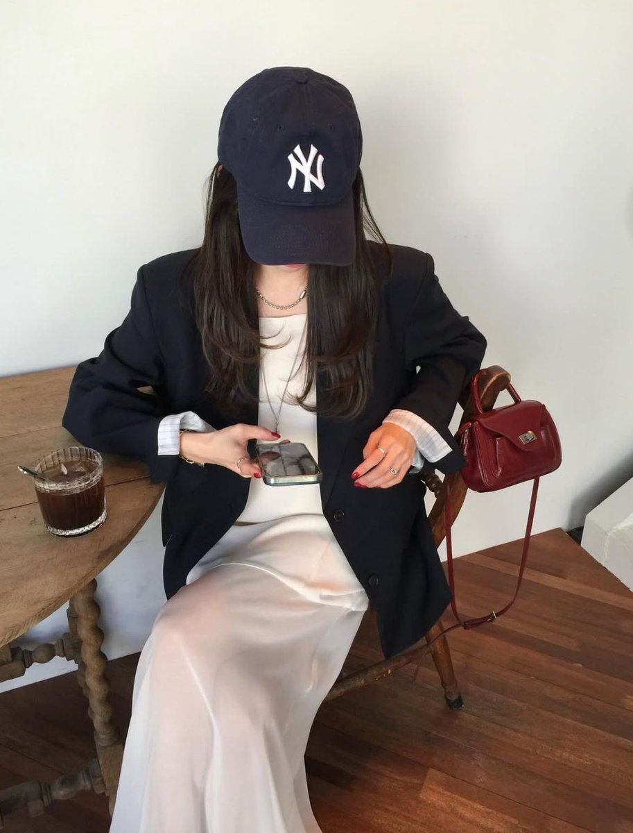 1999_ls's tweet photo. 秋は、ジャケット一枚持ってるだけで
一気にオシャレ度爆上がるから最高。 https://t.co/VWvdPcN0V2