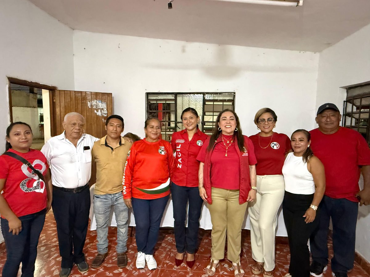 PRIQRooOficial's tweet photo. Fortalecemos la estructura del PRI en Quintana Roo

En José María Morelos se llevó a cabo la toma de protesta de Xóchitl Zacil-Ha Maas Canché como presidenta y María Inés Chan Manzanilla como secretaria general del Comité Municipal del PRI, acto encabezado por la presidenta del CDE del PRI en Quintana Roo, Mtra. Cora Amalia Castilla Madrid.

En este encuentro también estuvieron presentes Rosy María Montalvo Cardeña, presidenta del Comité Municipal del PRI en Felipe Carrillo Puerto; Bertha Alicia Flores Sánchez, secretaria de Asuntos Migratorios; Prof. José Francisco Sosa Dzul, y la Mtra. Claudia Martínez Méndez, secretaria Técnica del CPE.
También tomó protesta Fátima Gómez Zárate como presidenta de la RJxM en ese municipio.

Con esta nueva dirigencia, el PRI refrenda su compromiso de fortalecer su organización, trabajar en territorio y mantener una cercanía permanente con la ciudadanía y la militancia de José María Morelos.

¡Un PRI fuerte, organizado y cercano a la gente!