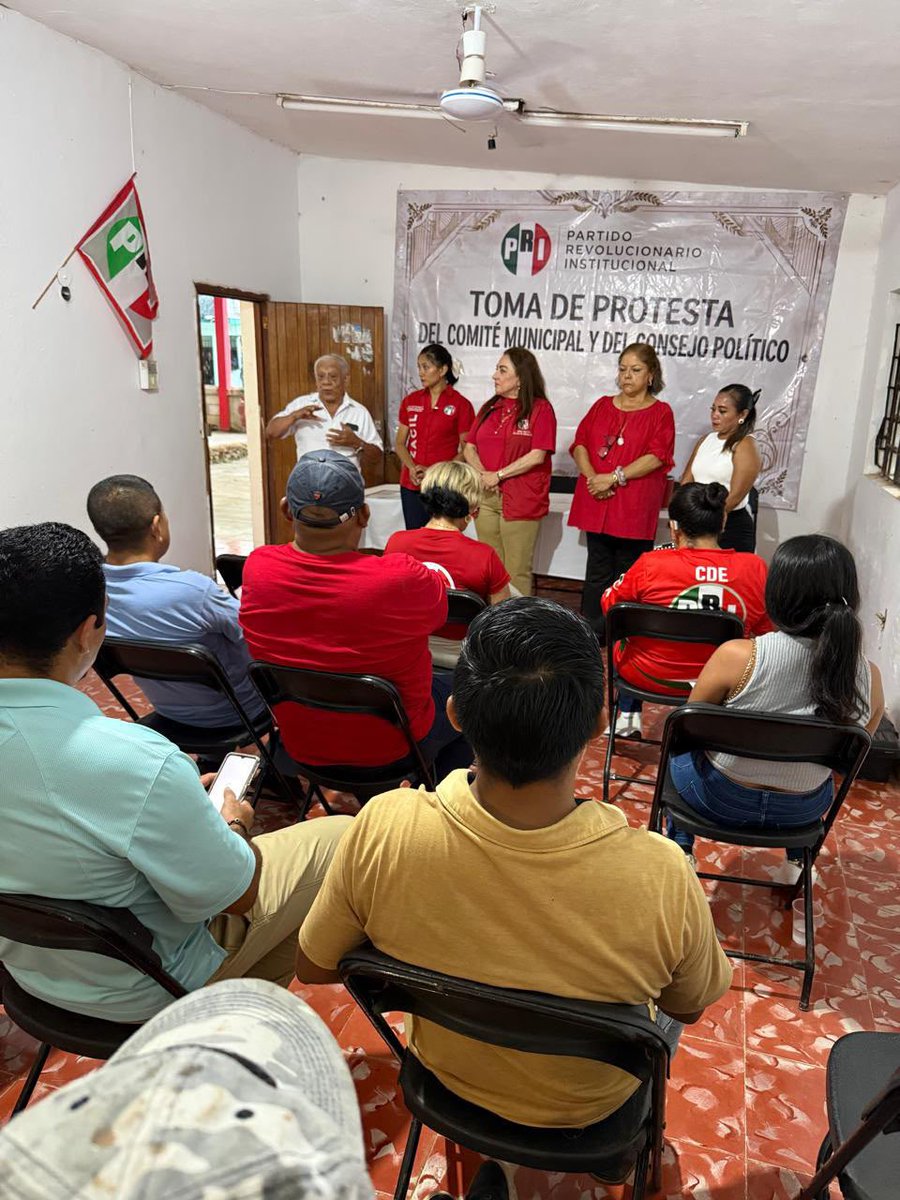 PRIQRooOficial's tweet photo. Fortalecemos la estructura del PRI en Quintana Roo

En José María Morelos se llevó a cabo la toma de protesta de Xóchitl Zacil-Ha Maas Canché como presidenta y María Inés Chan Manzanilla como secretaria general del Comité Municipal del PRI, acto encabezado por la presidenta del CDE del PRI en Quintana Roo, Mtra. Cora Amalia Castilla Madrid.

En este encuentro también estuvieron presentes Rosy María Montalvo Cardeña, presidenta del Comité Municipal del PRI en Felipe Carrillo Puerto; Bertha Alicia Flores Sánchez, secretaria de Asuntos Migratorios; Prof. José Francisco Sosa Dzul, y la Mtra. Claudia Martínez Méndez, secretaria Técnica del CPE.
También tomó protesta Fátima Gómez Zárate como presidenta de la RJxM en ese municipio.

Con esta nueva dirigencia, el PRI refrenda su compromiso de fortalecer su organización, trabajar en territorio y mantener una cercanía permanente con la ciudadanía y la militancia de José María Morelos.

¡Un PRI fuerte, organizado y cercano a la gente!