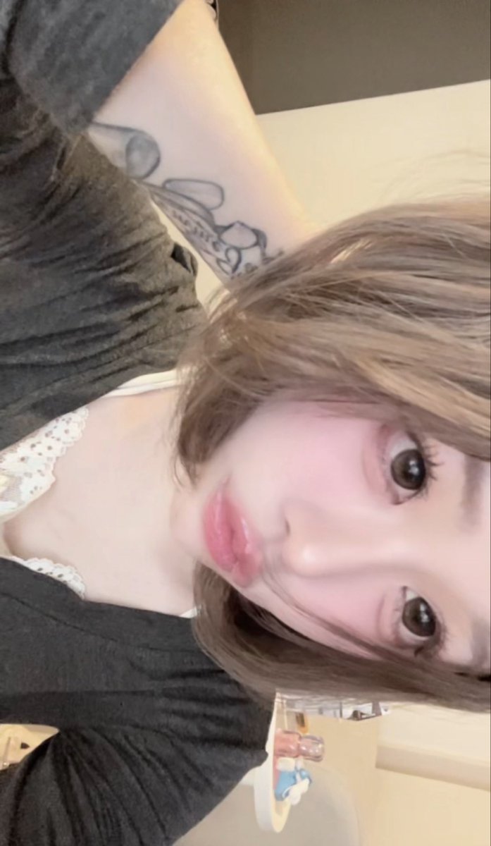 miiioyr's tweet photo. 万垢を捨てました。本人です https://t.co/5yS21WvUvu