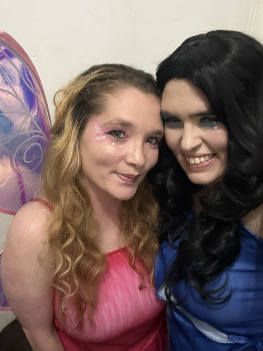 AnnaRoseGlitter's tweet photo. This is mine and my sister‘s Disney fairies Rosetta and Silvermist look🧚🏻♀️💖💙🩷🩵🧚🏻♀️🌸🌊🌹💦🌷💐🪷
#DisneyFairies #Rosetta #Silvermist https://t.co/36KSG8gIl2