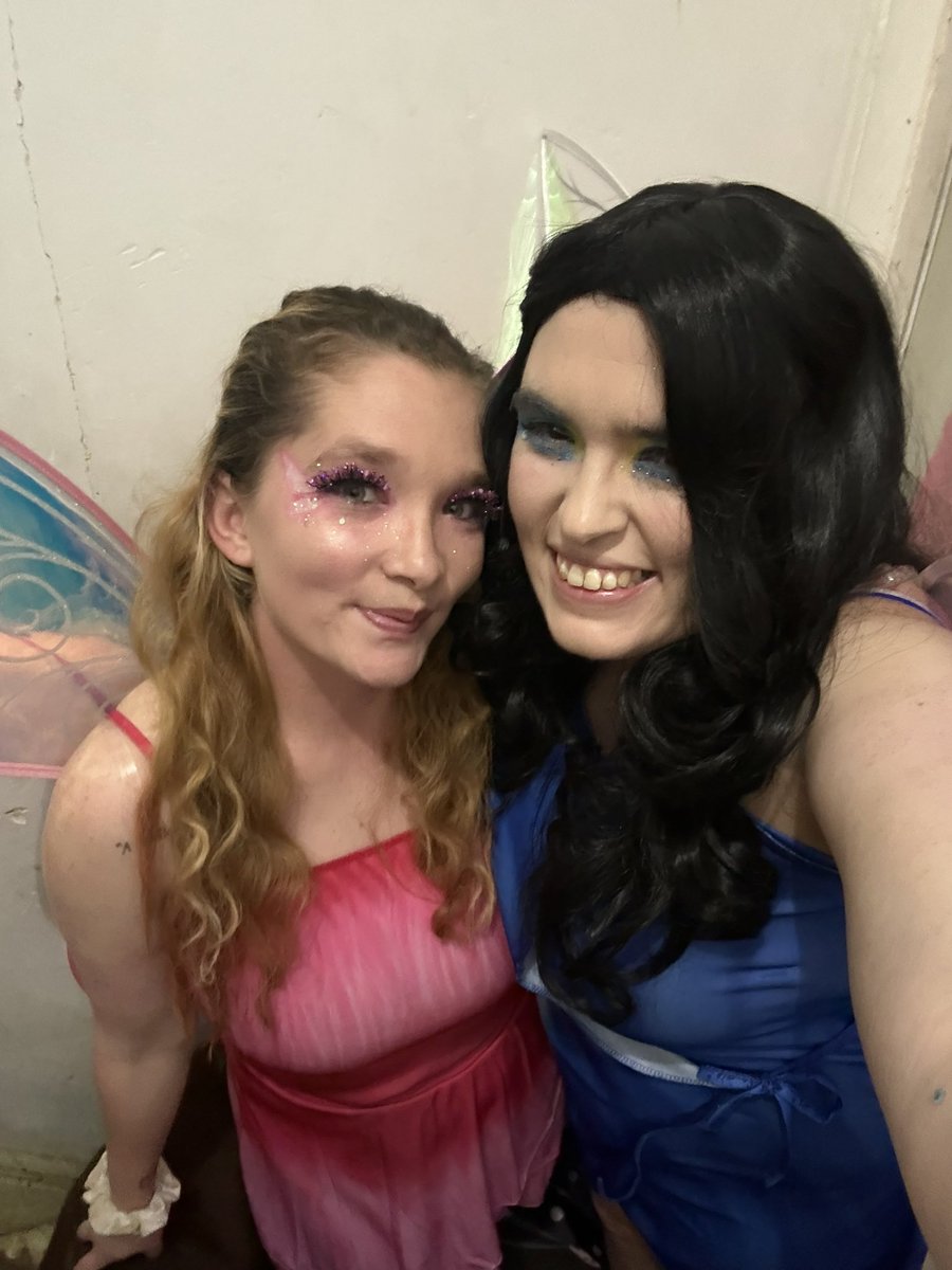 AnnaRoseGlitter's tweet photo. This is mine and my sister‘s Disney fairies Rosetta and Silvermist look🧚🏻♀️💖💙🩷🩵🧚🏻♀️🌸🌊🌹💦🌷💐🪷
#DisneyFairies #Rosetta #Silvermist https://t.co/36KSG8gIl2
