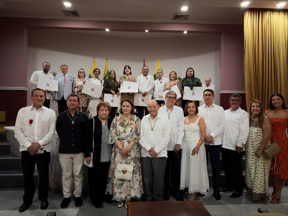 AcademiaJuris's tweet photo. La Academia Colombiana de Jurisprudencia, y la Universidad de Cartagena, celebró la reapertura del Capítulo de Cartagena con la posesión de distinguidos académicos correspondientes. El acto estuvo presidido por la doctora Lucy Cruz de Quiñones, Presidenta de la Academia. https://t.co/F99aYH3eCi